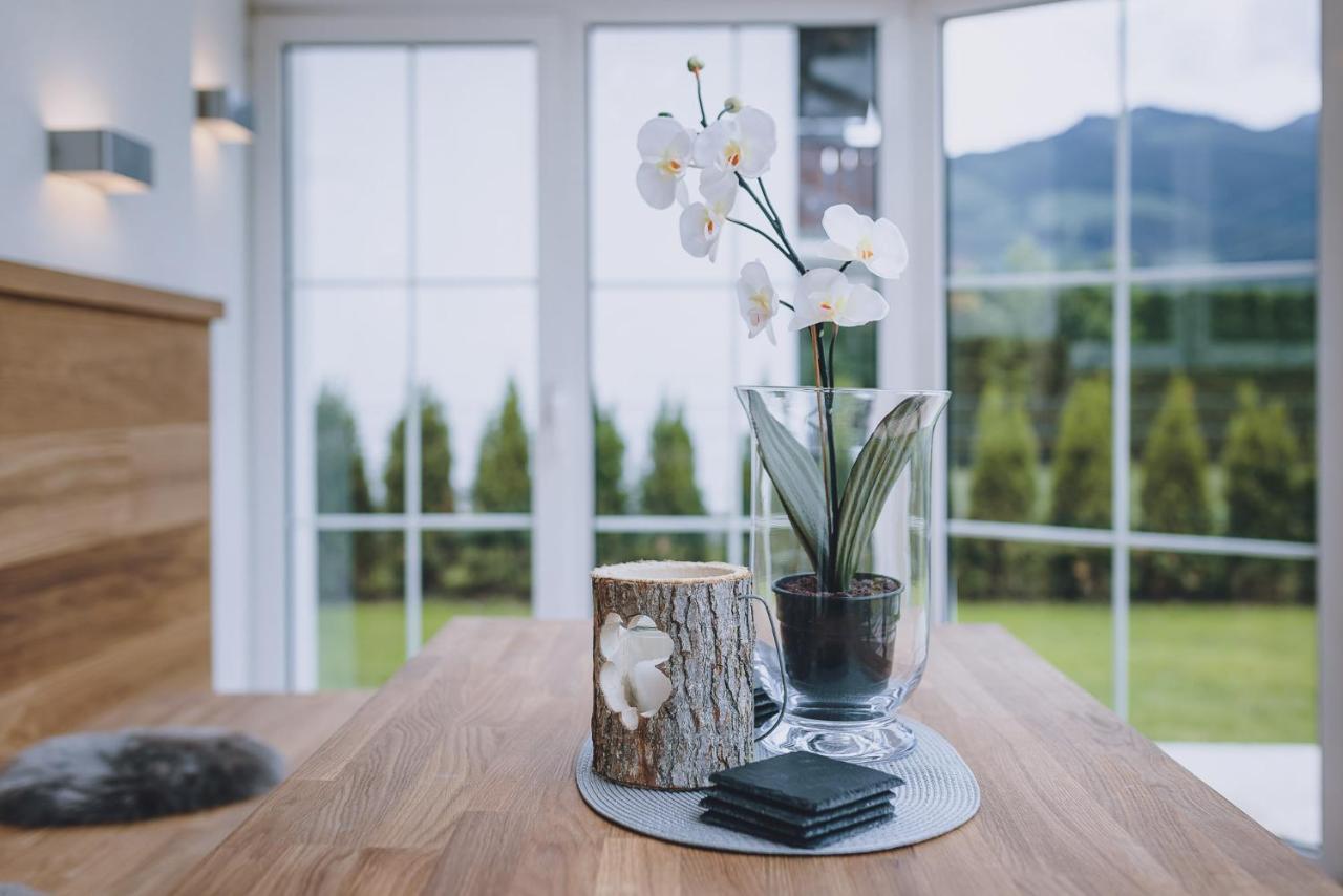 Spa Chalet By We Rent Zell am See Bagian luar foto