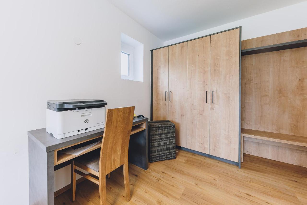 Spa Chalet By We Rent Zell am See Bagian luar foto